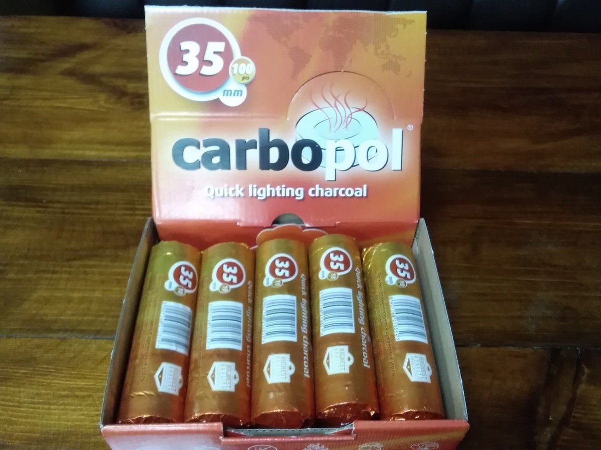 InSide_018's tweet image. Саморазжигающийся уголь CARBOPOl, чтобы их разжечь, достаточно чиркнуть спичкой или поднести зажигалку.