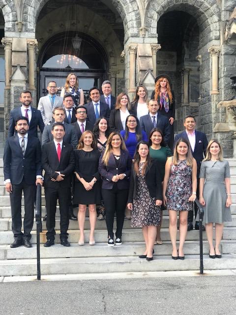 deninsonmendoza's tweet photo. Gran Experiencia @GeorgetownLatAm #ILG nos quedan amigos en America Latina, aprendizajes y sobretodo el sueño que es posible la UNIÓN @Dragustinpesce @GuidoMercadoD GRACIAS @Ernstr_97 @paolave24 @crisr_dc Escuela de Negocios @Georgetown https://t.co/B9xVMEp8bo
