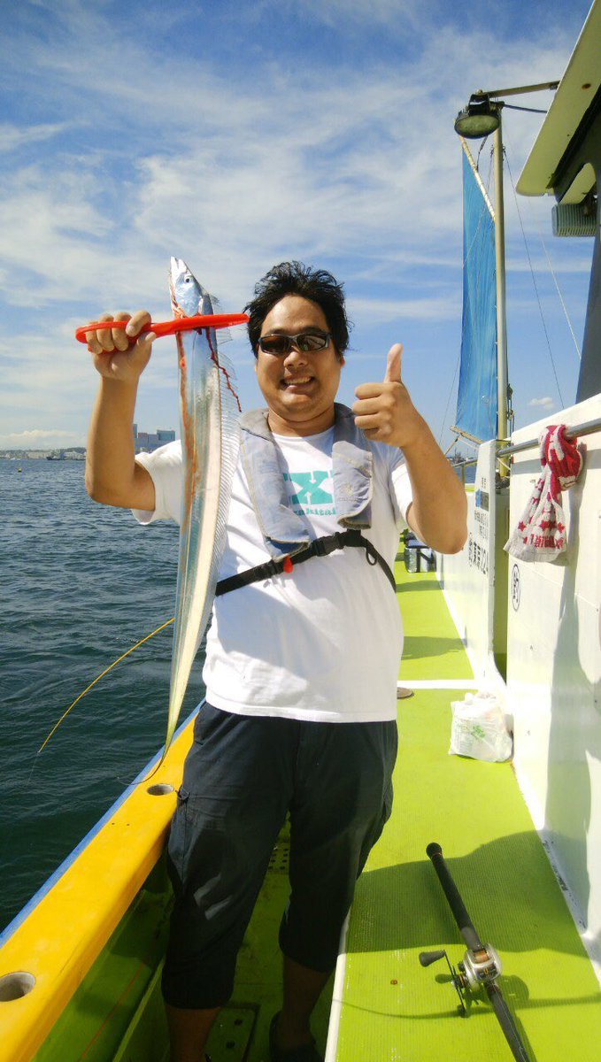 須賀体育 初船釣りで太刀魚やりました アルミホイルで巻いてるみたいな輝き 船釣り 深川 吉野屋 本牧 太刀魚 須賀体育 初船釣りで太刀魚やりました アルミホイルで巻いてるみたいな輝き 船釣り 深川 吉野屋 本牧 太刀魚