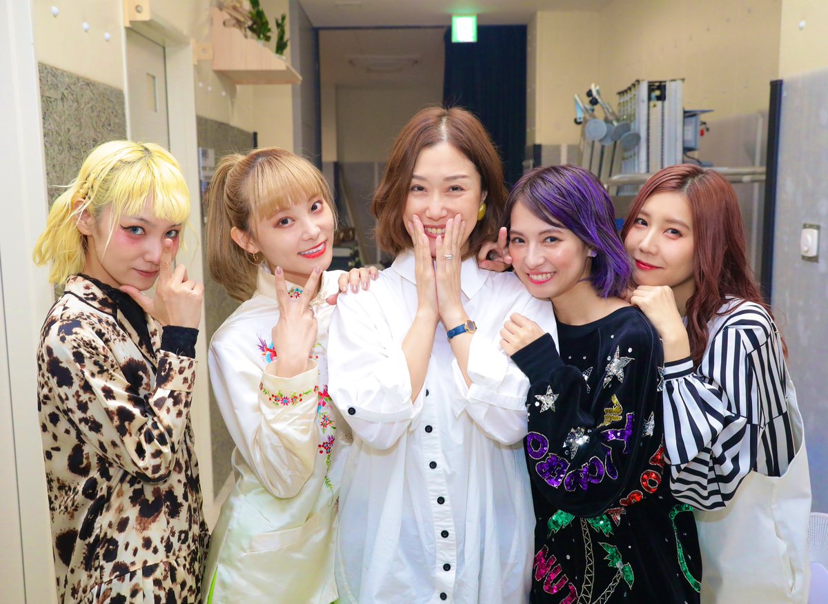 仁井聡子 Pa Twitter 大阪文化芸術フェス Dream Live Fm802 Scandal 学生とのコラボで 瞬間センチメンタル 追手門 成美高校の軽音部の子たちとの演奏 ライト浴びて Starとの共演という非日常が 現実になったあの空間 見てる私も胸が熱くなりました そこから