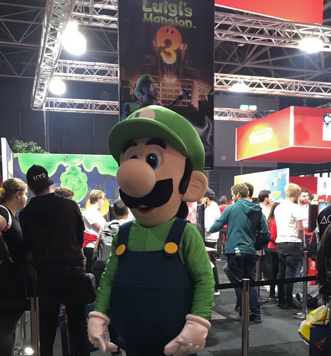 NintendoNL's tweet photo. Uh... Luigi? Zoek je soms iemand? #SwitchAtFirstlook https://t.co/4htGtRDN6t
