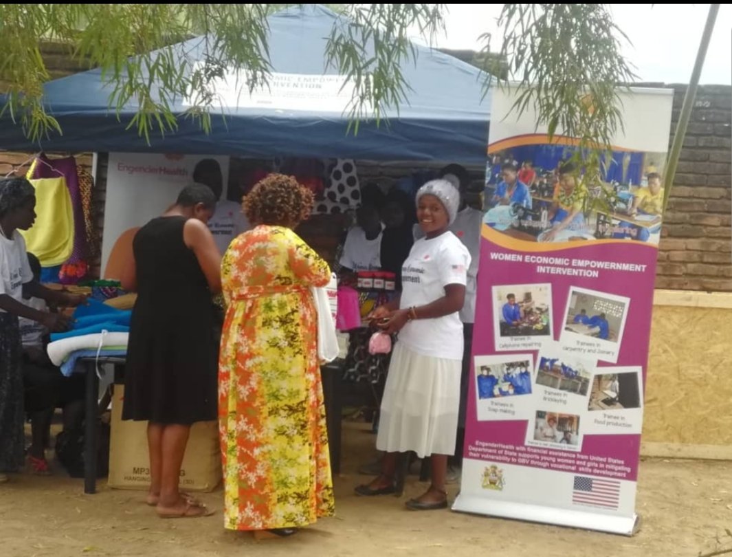 TemwaKasakula's tweet photo. EngenderHealth Malawi is creating market linkages for young women empowered through vocational skills as a way of reducing risk to gender based violence.  @saraichisala @EngenderHealth @yonecofm @zodiakonline
#EmpoweryoungWomen
#transforminglives
#livingnoonebehind https://t.co/pWpnAUqkUg