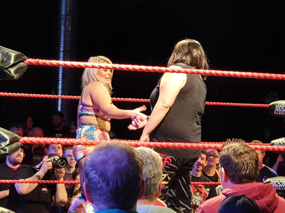 Session Moth Martina defeats Wesna in the opening match. This was great! #wXwWTTF