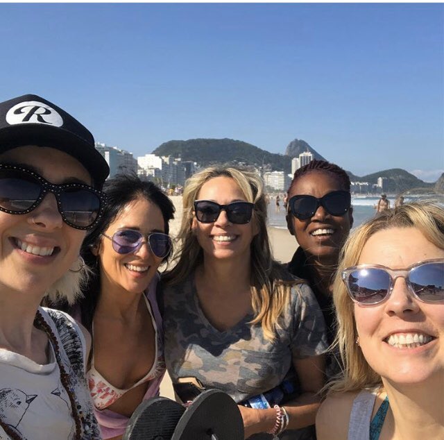 RIO! 🇧🇷😍🌄 #brazil #sugarloafmountain #copacabana #pinkfamily #pinkiesfamily #rockinrio2019 #rockinrio #tourfamily