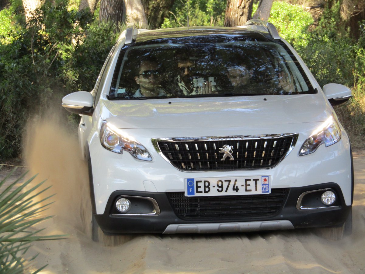 metrosexuel's tweet image. Une petite pensée pour les copains ... #208FirstDrive (ou pas)