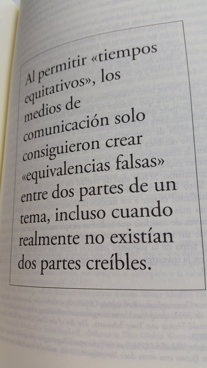 totmarques's tweet image. #Posverdad #LeeMcIntyre

&quot;La meta de l&apos;#objectivitat no és atorgar un temps equitatiu entre #veritat i #falsedat: és facilitar el desenrotllament de la veritat&quot;.

A hores d&apos;ara, l&apos;#EducacióMediàtica ha esdevingut tan complicada com la pròpia #ProfessióPeriodística!
#BiaixMediàtic