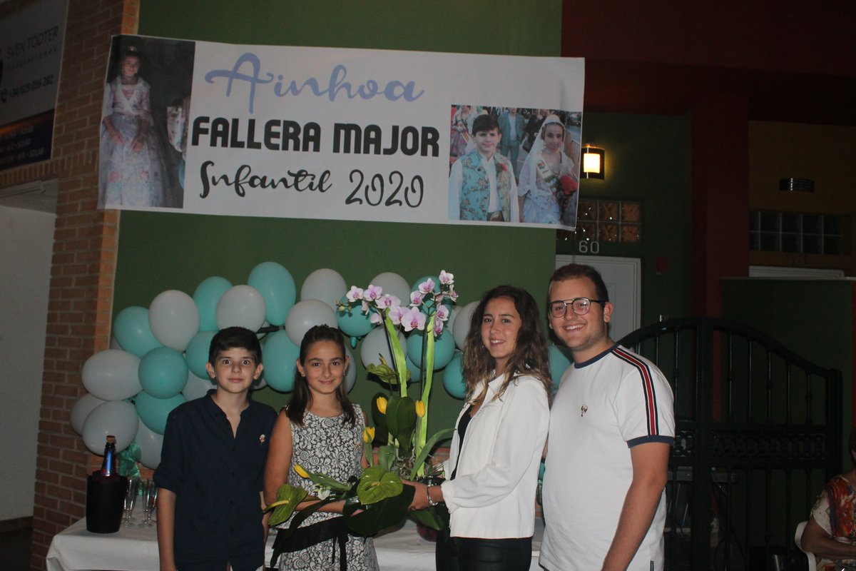 fallalafont_'s tweet photo. Ainhoa, ja és la fallera major infantil per a les falles 2020. Anit va tindre lloc la seua demanà, amb aquest acte donem l'inici al seu regnat. Esperem que gaudira de la seua nit i de tot el que li queda per viure.👏🎊
#AinhoaFMI #Demanà #Falles2020 #FallaLaFont #JuntsFemFalla https://t.co/Xdt8rwlnzw