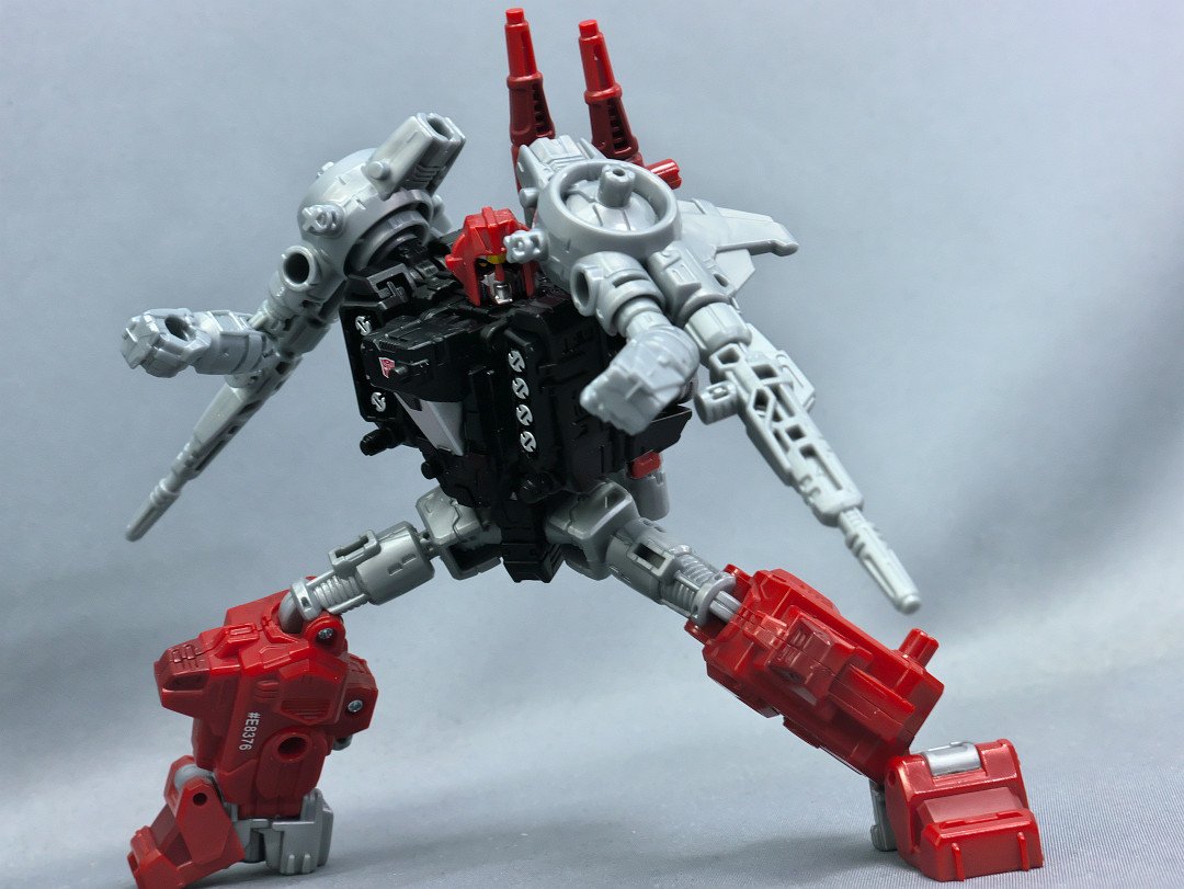 トランスフォーマーGENERATIONS SELECT パワーダッシャークロマー