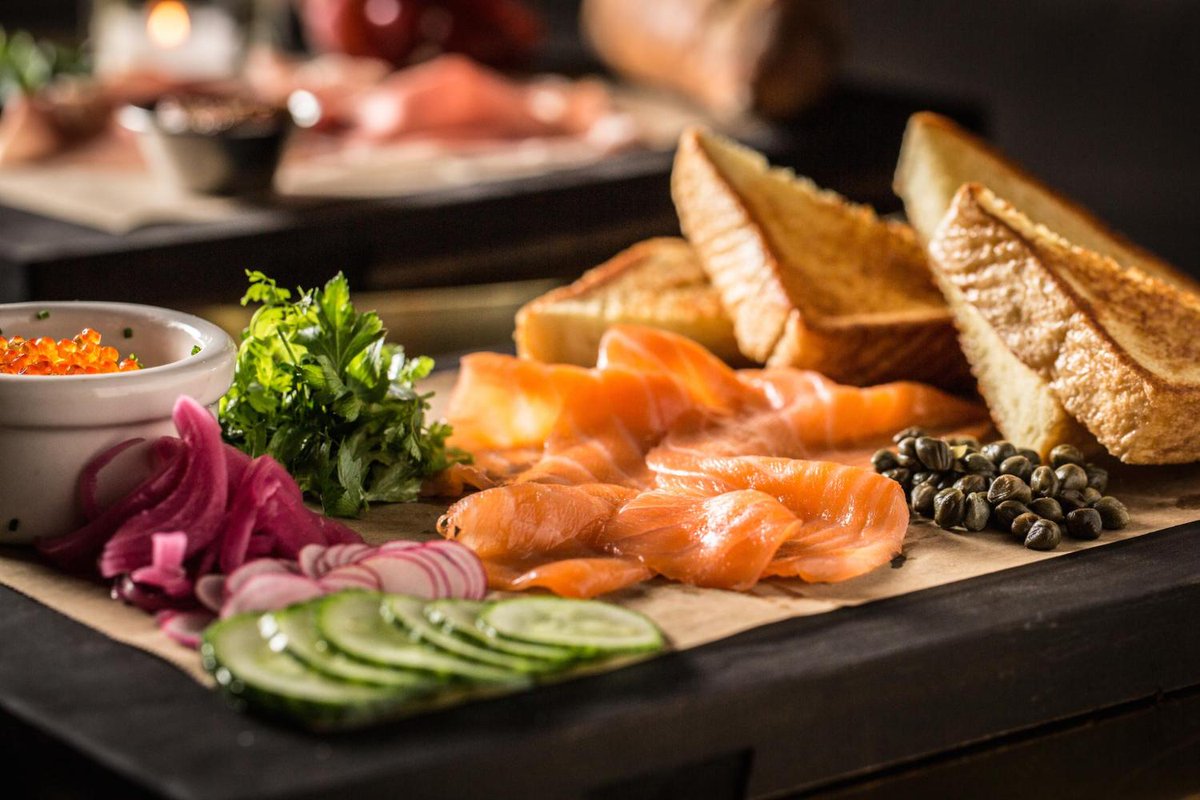 Rise and shine and stuff your face!  bit.ly/2MeVpbl