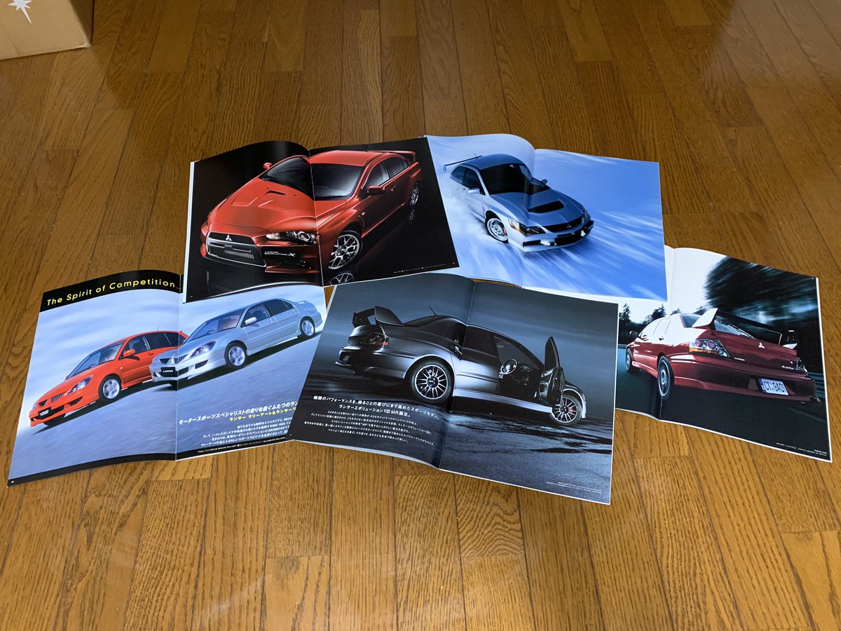 CT9W_EVO's tweet photo. 昨日はこんなものが届きましたぞ👀
ランサー/ランサーワゴン ランエボのカタログ5冊
CS/CTの内装はほぼ一緒😁
いつ見てもやばいのはRS😇
果たしてどれが家に来るのか🤔
#ランエボ
#ランサーエボリューション
#ランサーワゴン
#ランサー
#CT9A
#CS5W
#CS5A 
#CZ4A https://t.co/nvaxwj9QDZ