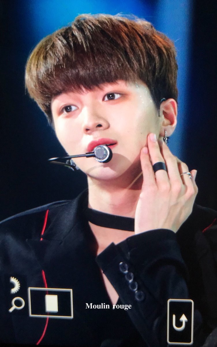 moulinrouge0709's tweet photo. 191005 강남페

^-T...

#7번방의준호 #차준호 #준호 #X1 #엑스원 #CHAJUNHO #JUNHO https://t.co/wADgy13Rqn