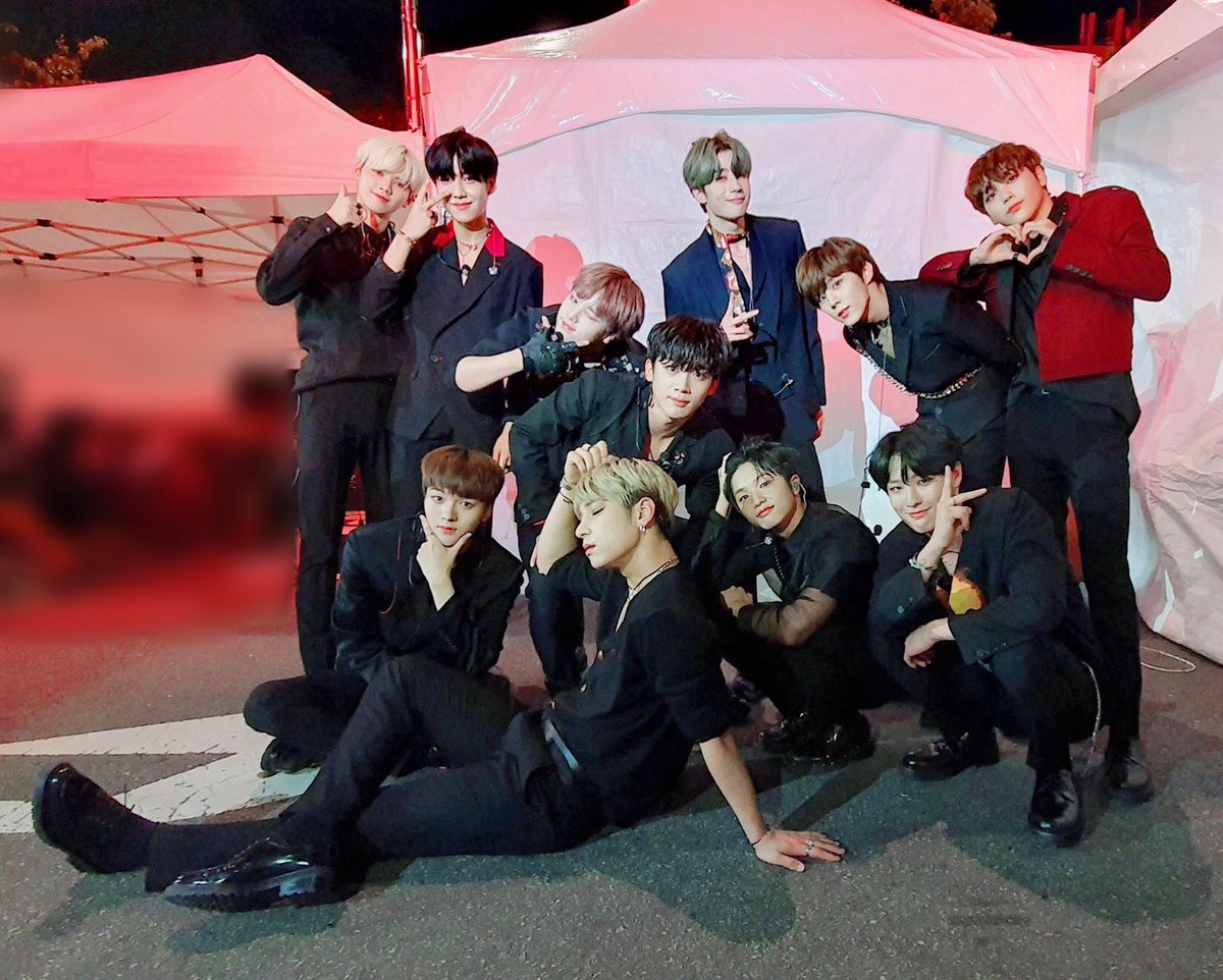 CHOSEUNGYOUN_TH's tweet image. [TRANS] 191005 | #X1NOTE 🦋

2019 Gangnam Festival แม้อากาศเย็นของฤดูใบไม้ร่วงก็สามารถผ่านพ้นไปได้ด้วยเสียงเชียร์จากวอนอิท!🔥 ขอบคุณมากนะครับที่ไม่ว่าจะที่ไหนหรือเมื่อไหร่วอนอิททุกๆคนก็เป็นพลังให้พวกเรา #X1 เสมอ! กลับบ้านกันดีๆ แล้วพรุ่งนี้ก็มาสร้างเวลาแห่งความสุขด้วยกันนะครับ 🥰