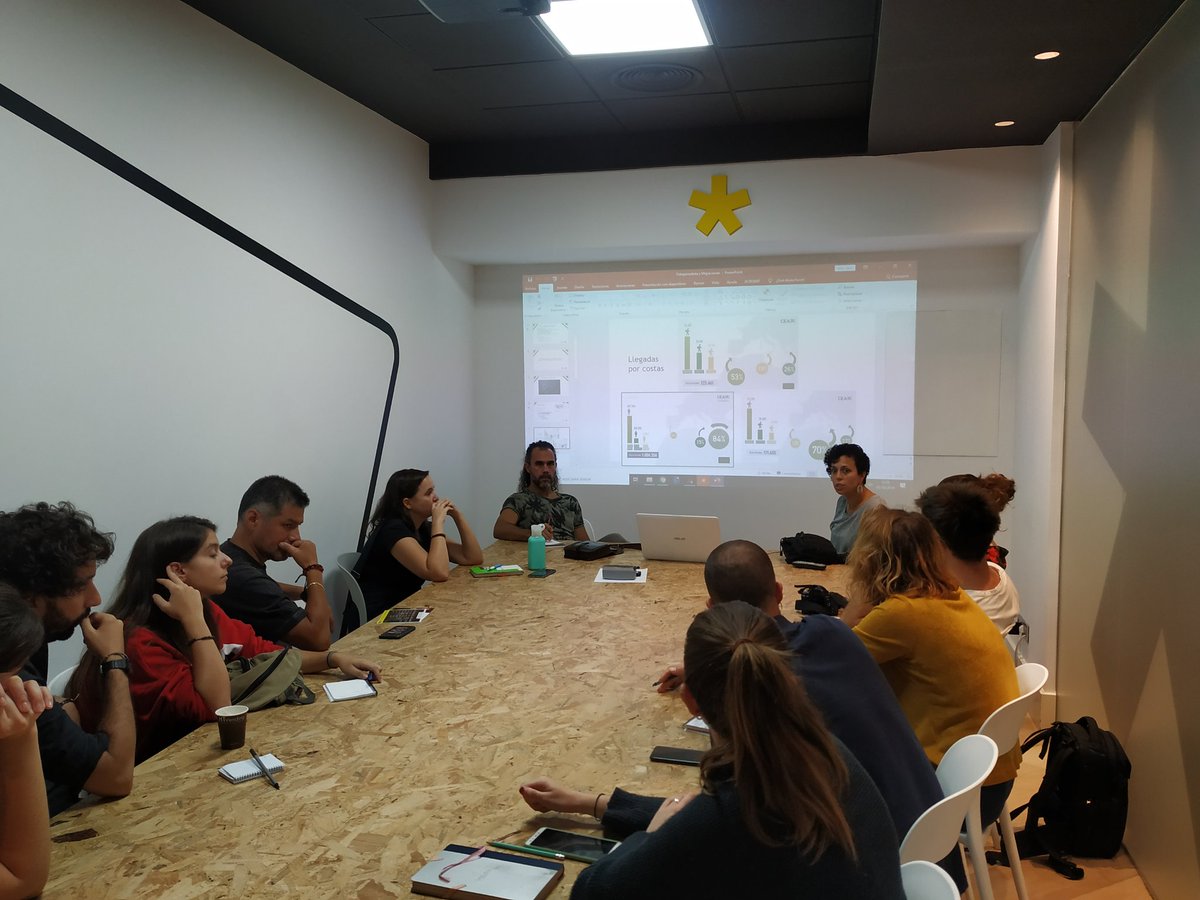 Hoy hemos tenido el placer de participar junto a <a href="/ZarzaFoto/">Juan Zarza</a> en el Open World Press Photo, impartiendo un taller sobre de 'Fotoperiodismo y Migración'. 

Muchas gracias a las personas que habéis mostrando interés por saber que hay detrás de las fotos a #PersonasRefugiadas  😊