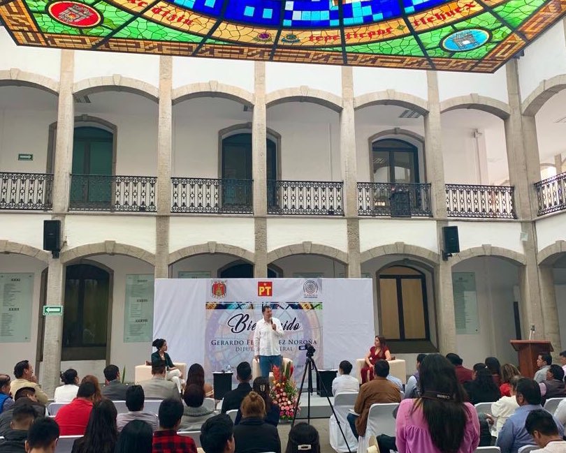 RutaElectoralmx's tweet photo. Tlaxcala || Imparte @fernandeznorona de @DiputadosPTLXIV conferencia en el @CongresoDeTlx; se reúne con @IrmaYordana y @MaFe_pluma https://t.co/bJ7ib62J5y