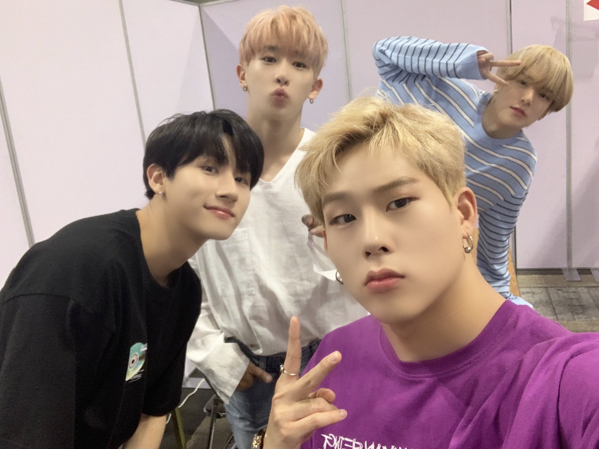 MONSTA x ミニョク ハイタッチ MONSTA x ミニョク ハイタッチ（本当に信頼出来る店 MONSTA X