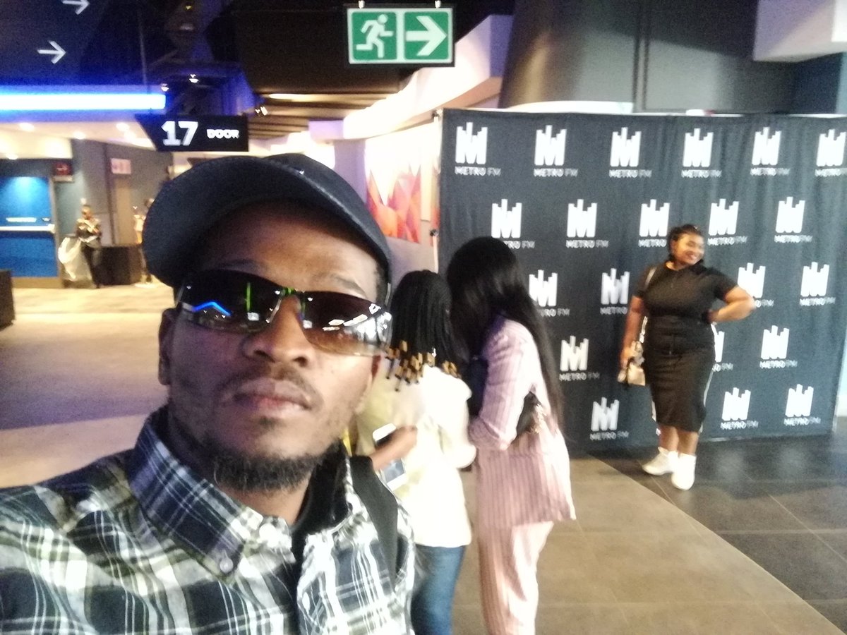 billysigudla1's tweet photo. 5min #music #MagicMusicSessions #MagicalPerformance #5October2019 @timesquareza @VertexEvents 🎼🎵🎶🎤🎷🎸🎹🎻🎺🥁🔥🔥🔥 #goldencircle https://t.co/qqZRxRUPcc