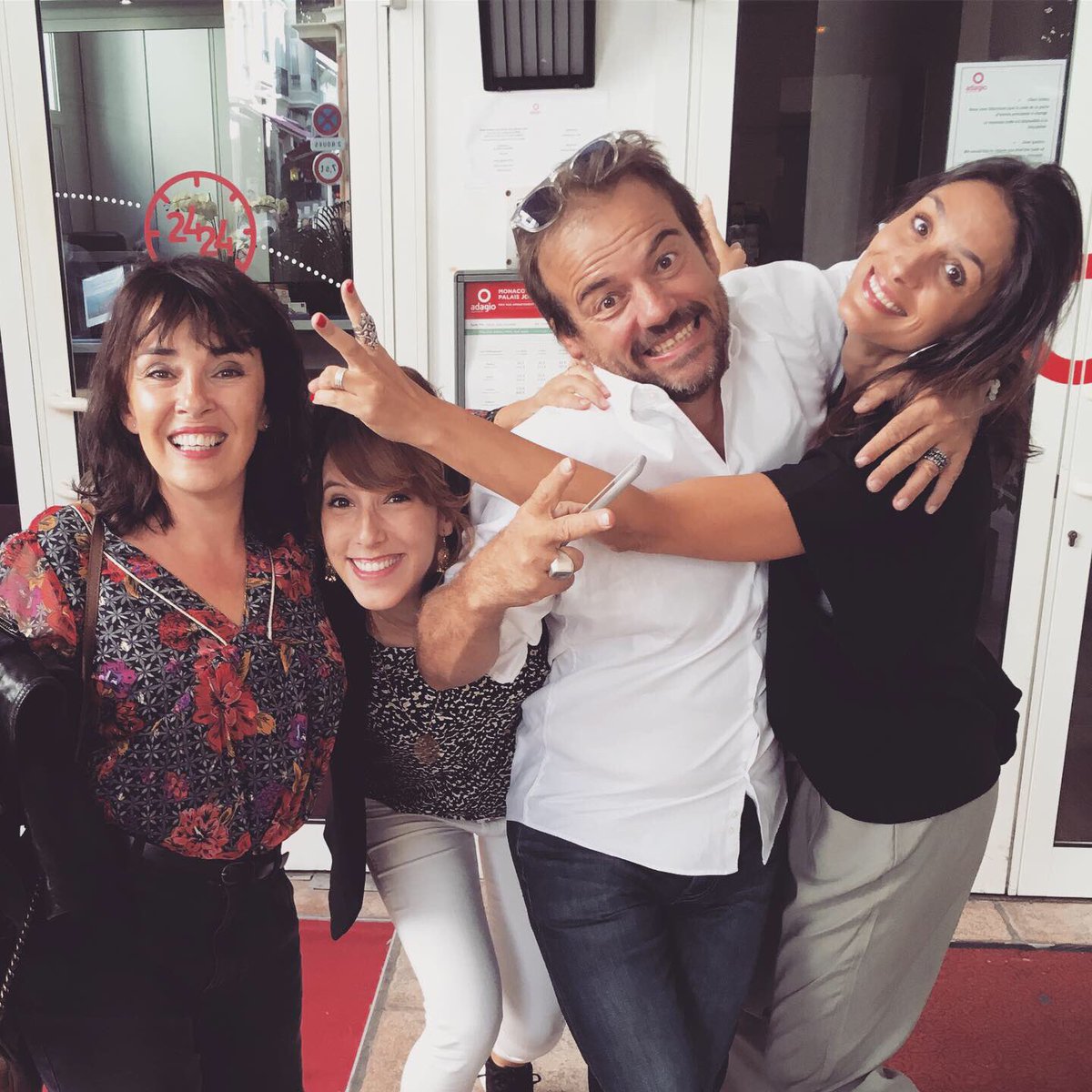 Photo officielle VS Real Life au festival de Beausoleil !! 😜<a href="/HenonStephane/">STEPHANE HENON</a> <a href="/stephaniepareja/">stephanie pareja</a> #dianerobert #festival #copains