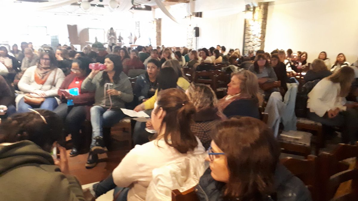 Muchos compromisos, diversas versiones porque cada escuela es singular y se reinventa en esos compromisos compartidos y en esas revisiones que el Curso I ofrece como espacios para pensar