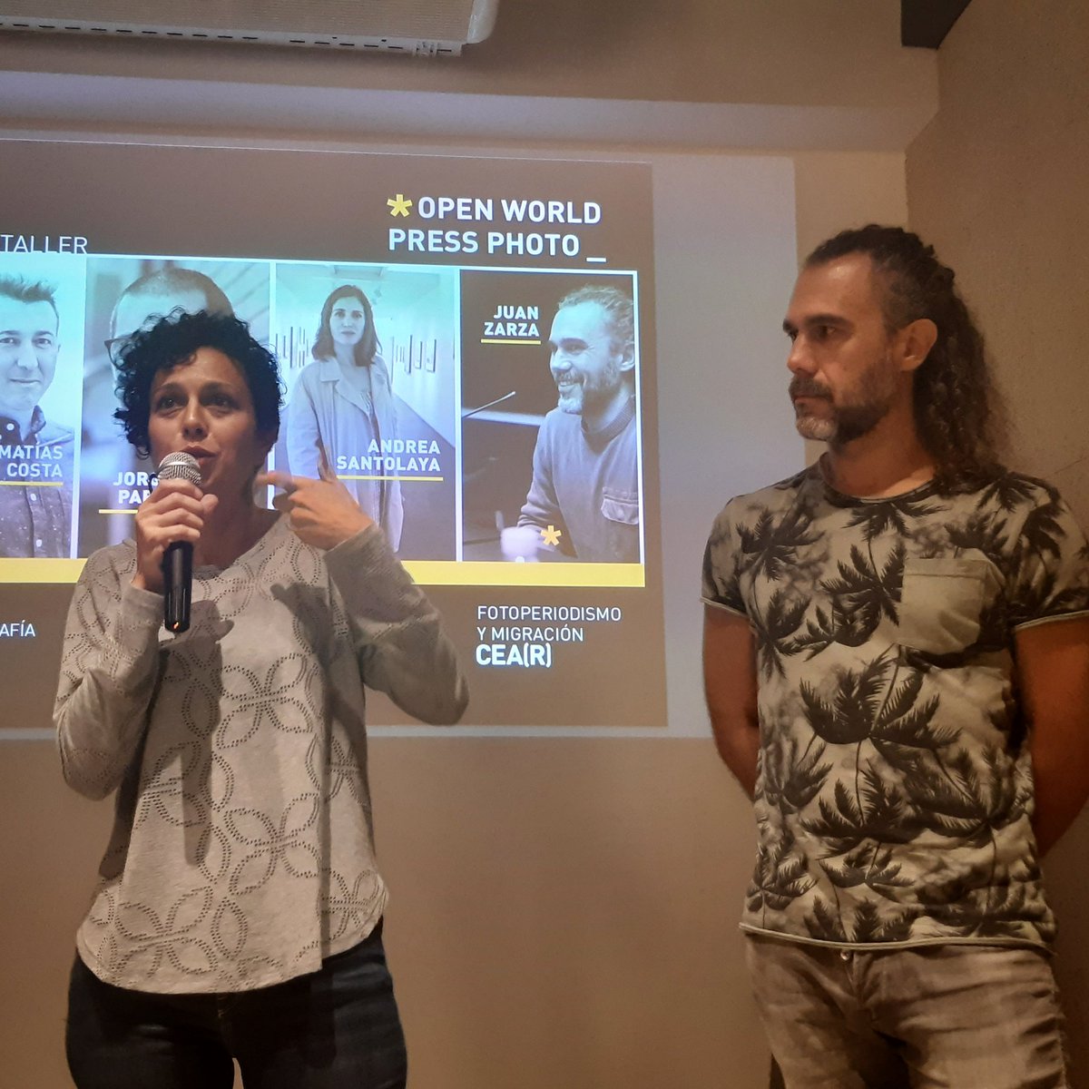 Hoy hemos participado en el #OpenWorldPressPhoto en la escuela @TOOMANYFLASH. Una mañana muy interesante hablando de fotoperiodismo y migración gracias a la colaboración de <a href="/CEARMadrid/">CEARefugio-Madrid</a>