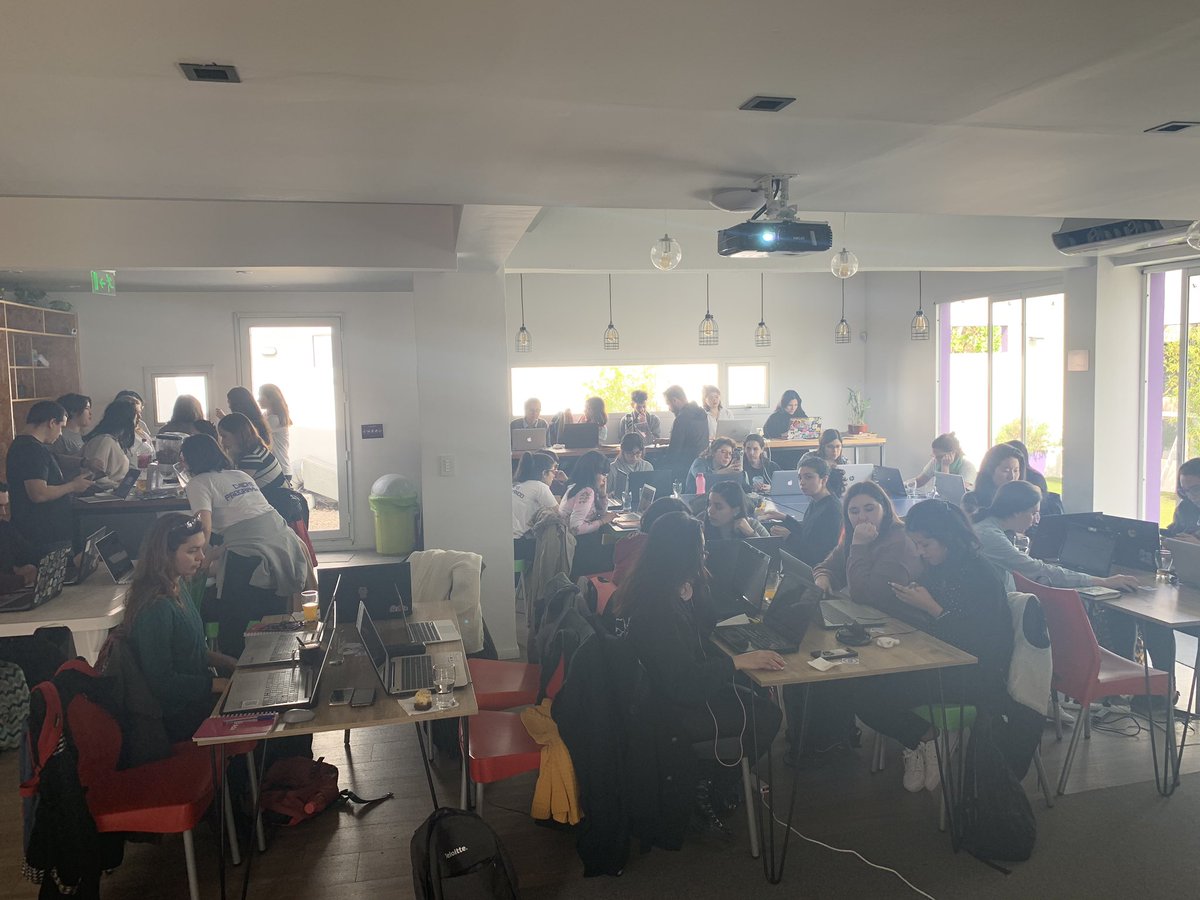 ChicasProgAR's tweet photo. A punto de arrancar el Workshop de Accesibilidad! Increíble la cantidad de gente ❤️❤️❤️ https://t.co/JRzqpKWDOg