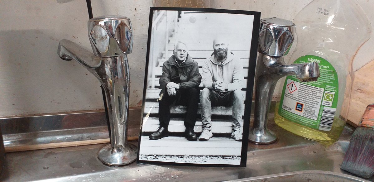 jam73e's tweet photo. Only a photographer would take a pic of a photograph by the sink.
#ElephantTrapCamera
#notsetup #messysink 🙊
Great photo @TilleyEsquire I would have cropped it way too much too.
#keeplearning
@jo_gane
@ace_midlands https://t.co/GqqK6QMz6o