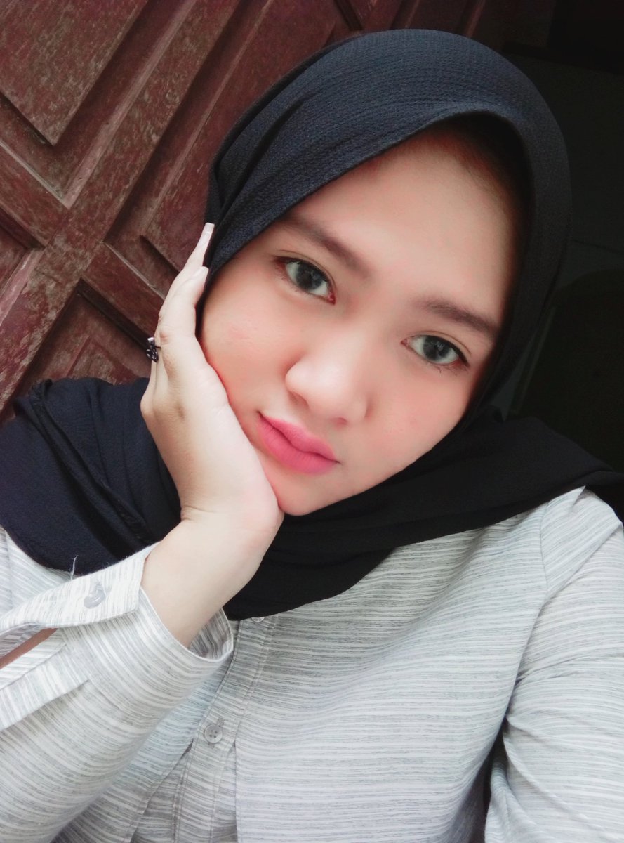 Hasbie_17's tweet photo. Mampir ah ke Twitter udah lama ga mampir, kali aja gitukan ada yg gurih gurih🤣 #LoveStory https://t.co/zgoNXSrPLZ