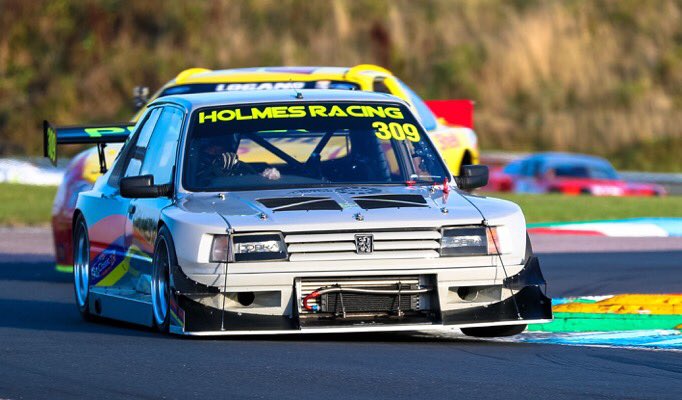 309Team's tweet photo. TEAM 309 introduce their on track snapper, David Stallard esquire!! David’s the man you never see, but the man who stands out in all weathers...this was 2 weeks ago at Thruxton. #davidstallardphotography 

David’s excellent work can be seen at https://t.co/45UsKDQhxy #309 https://t.co/i6Q9n0gjnn