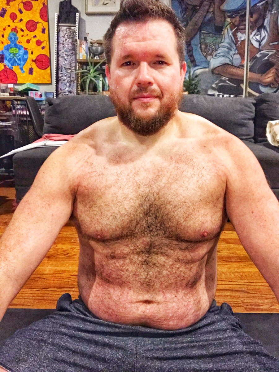 helloiamjeff's tweet photo. preparing for 30 min meditation last night - I started it after midnight - it was wonderful after such a long day!!! Do you meditate? Strongly suggest “how to meditate” by #PemaChodron she truly has changed my life!!! #yogaboy #beardedyogi #meditation #chicagoyogi #ytt #yogalife https://t.co/1siSzlIUDR