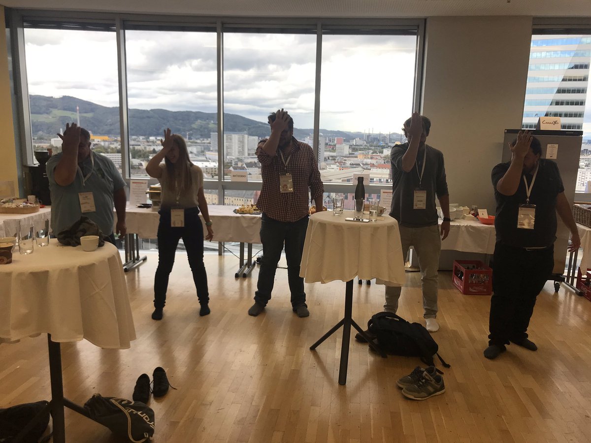 Latti_Nbg's tweet photo. Office Mobility Übung mit Gudrun #SoCraTesAT https://t.co/SPIIxtGDKR