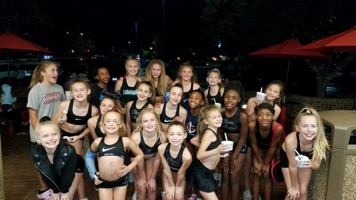 Thank you @Realxman for our amazing dance! You are the best!  And of course there is no better way to celebrate a good choreography night than @Goodberrys !! 
#chompchomp #cheerextreme #sharkbites
