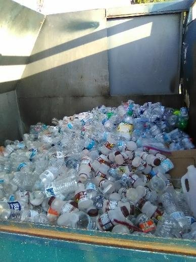 TeamDeerPark's tweet photo. Proud of our students for all of the plastic water bottles that they recycled during the Sept. 23-27 recycling campaign for the Baltimore Ravens "Huddle for 100"! #deerparkproud #riseabove #communityservice #RavensHuddleFor100 #teamgreen #teamrecycle @TaylorKandice @DeerParkMMS https://t.co/zmsPRnB63b
