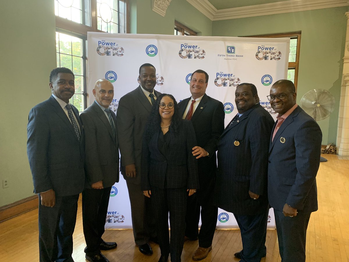 vobrt's tweet photo. Last week, @FifthThirdBank awarded #VOBRT with $25K for Access to Capital Pilot Program! The funds are earmarked for helping veteran business owners become fundable according to the national lending guidelines and potentially prepare them for an SBALoan. Congrats Team! https://t.co/fw9ASh4zjf