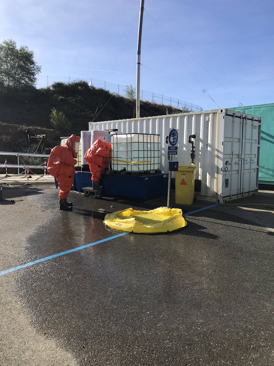 PompiersMSQ's tweet photo. #FMPA #RCH aujourd’hui sur le #CSPMSQ et sur le site du CSDU @Valensole avec 13 RCH1/2du @SDIS04.
Merci à l’exploitant pour cet accueil chaleureux.
@VeauVincent @DDSIS04 @SDIS04 @LaProvenceAlpes @gmessienhpi https://t.co/v76Okp9SkJ
