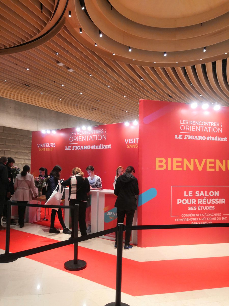 vanelawson's tweet photo. Encore une belle réussite pour l'identité graphique de cette nouvelle édition du Salon #ROFE @Figaro_Etudiant bravo à toute la team Studio de @Figarocms pour les créas #branding #designteam #designglobal https://t.co/7UuZu9SFkV