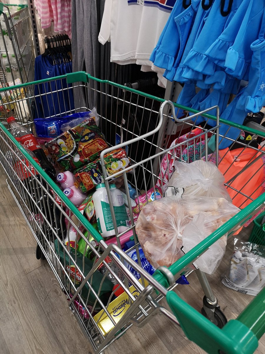 น่าเห็นใจพนักงานจัง กว่าจะเก็บเสร็จของสดคงเน่าก่อน <a href="/Kiwi_wow/">KaewZa</a> <a href="/js100radio/">JS100Radio</a>