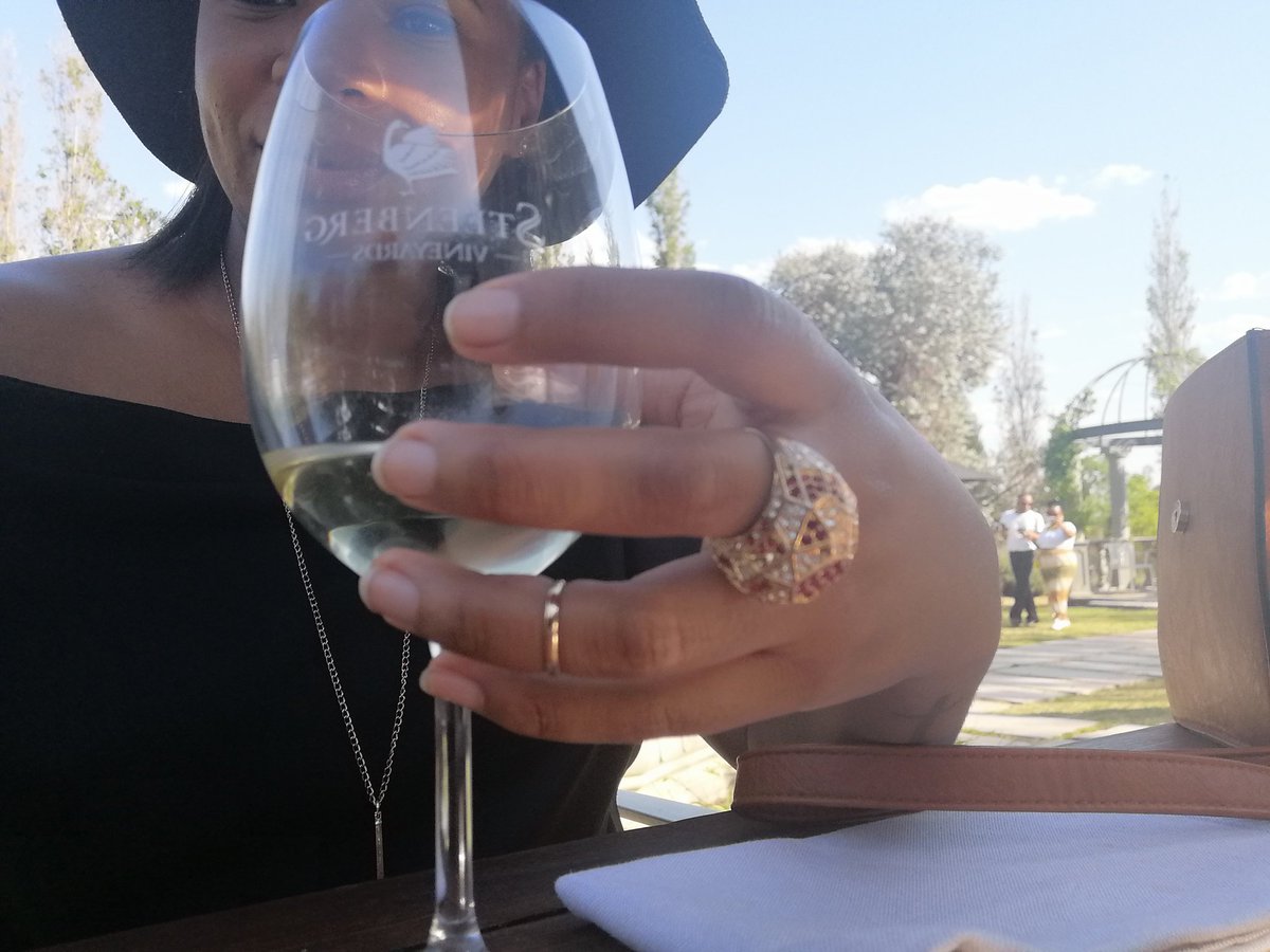 itsladyvera's tweet photo. Time for a little savvy white with @SteenbergWines #livesteenberg #Steenberggardenparty. The best place to be in Jhb right now. https://t.co/x7ii4eQaiy