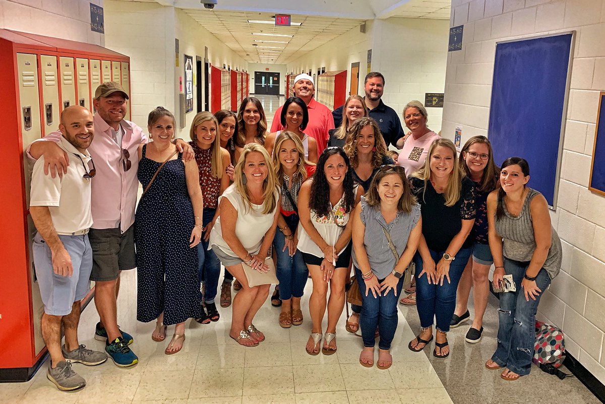 CAdamsLPMS's tweet photo. 20 years passed and always #PublicEdProud! It all started with my amazing experience at @FultonCoSchools Centennial HS class of 1999 and now I am a part of creating those experiences for students at @SVVSD! 💙❤️ #GoKnights! #LPMSRamFam https://t.co/SdcxttaGIh