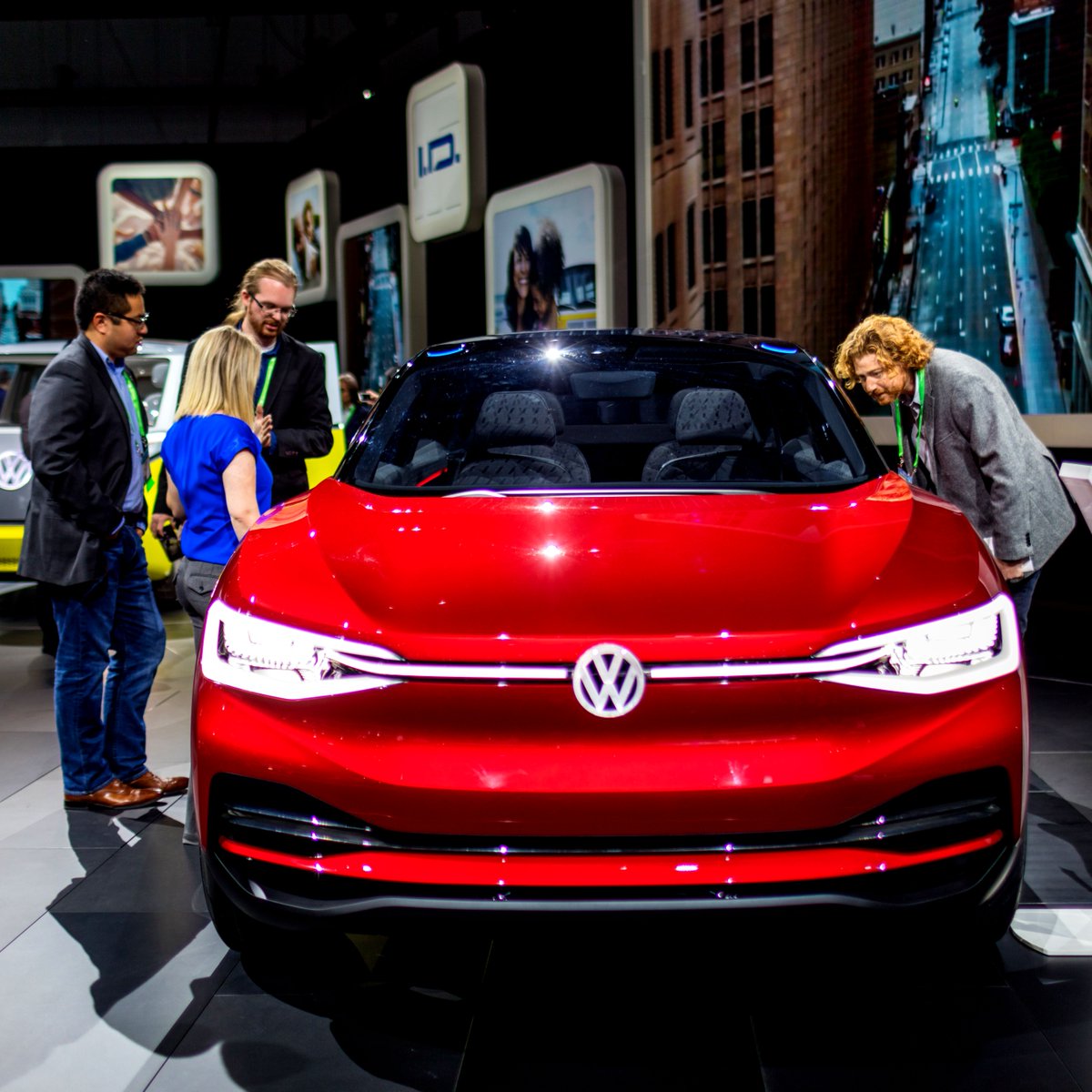 AutoMobilityLA's tweet photo. Take a look inside the future of transportation at #AutoMobilityLA this November. register now at https://t.co/EaJ49kRAk4 📸@JimDonnellyFoto // 2017 @VW #Volkswagen #ID #Crozz https://t.co/I6vGbPlmY5