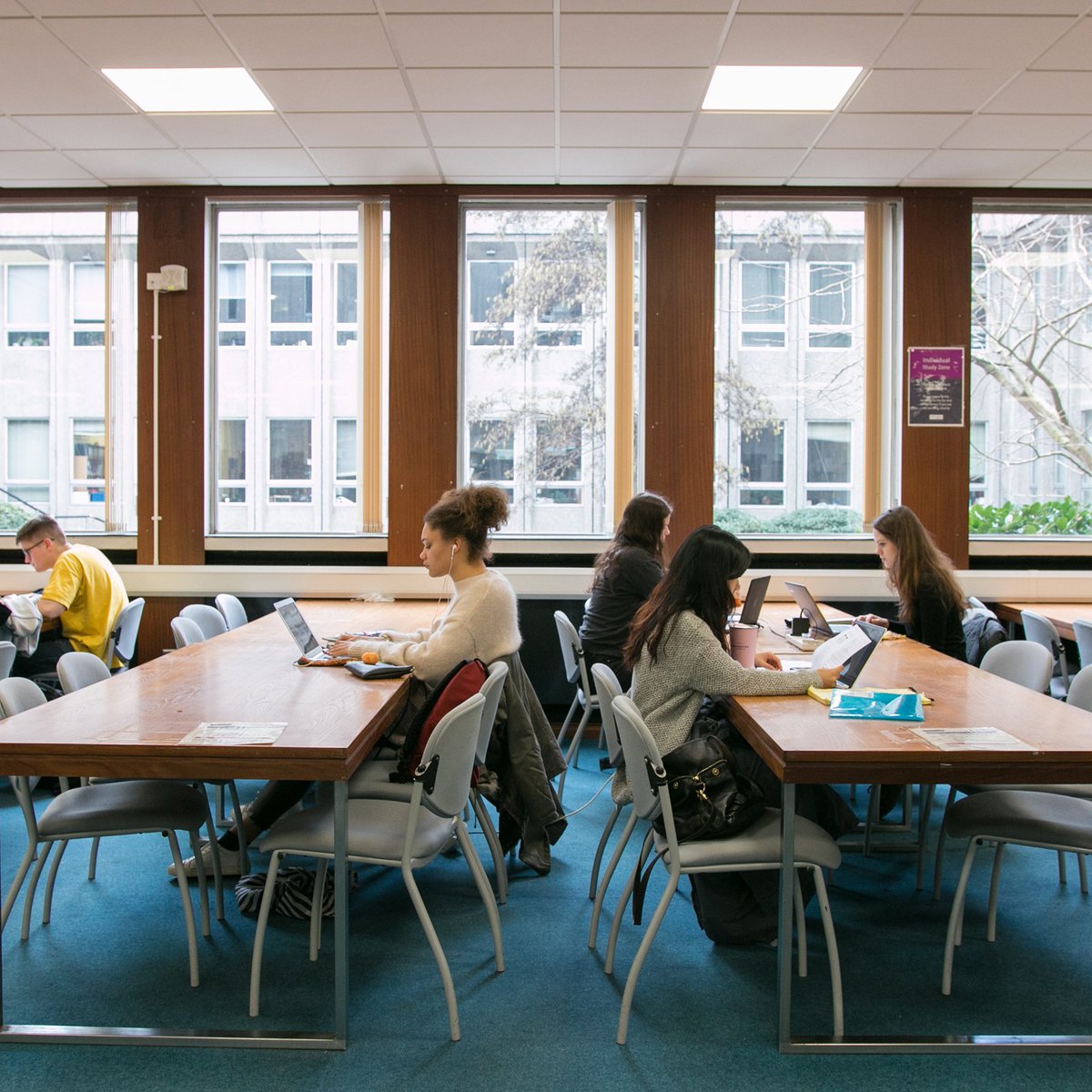 UoMLibrary's tweet image. Easily distracted? We&apos;ve got you covered! We have lots of silent study spaces available for when you really need to concentrate - these ones can be found in our Stopford, Art and Archaology, and Kantorowich Libraries.  #UoMGetStarted