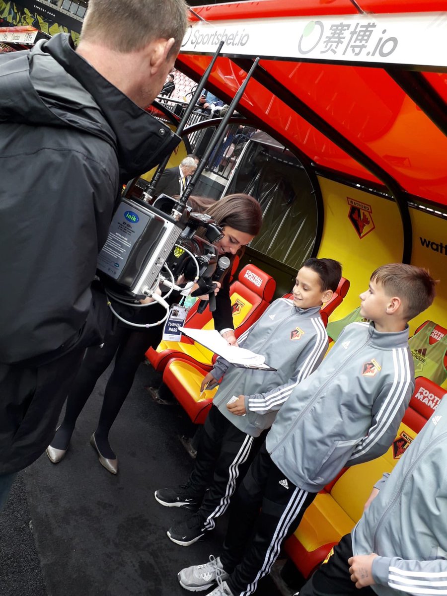 BigNath_9's tweet photo. Our U12’s spreading the word and remembering those that were affected by the Great Flu Pandemic 1918. Very impressive! Well done! #flu100 #watfordremembers #education @Big_Ideas_Co @premierleague @PLCommunities https://t.co/xqNTT7Gx0Z
