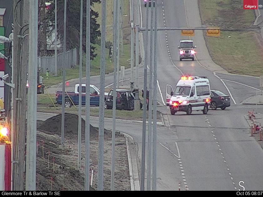 yyctransport's tweet image. ALERT: Two vehicle incident, Barlow Tr and 90 Ave SE, blocking multiple lanes.   #yyctraffic #yycroads
