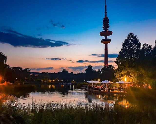 ...
Abendstund hat Gold im Mund 😉
...
📷 <a href="/gvanantham/">Gva</a>
Ausgewählt von @mein_hamburg_und_ich
...
✖ Markiere deine Hamburg Fotos
✖ Tag #IgersHamburg
...
#igershamburg #igers #hamburg 
#hamburgahoi #hamburg_de #meinhamburg 
#hamburgcity #hamburgermomente #hamburgentdecken #ham…