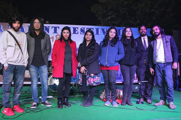 TuneEacademy's tweet photo. Mega Jam Session @ Swarn Jayanti Park - 24th Dec,18
#bandperformance #danceperformance #soloperformance #groupperformance
#TuneEJamSession #TuneEAcademy #MusicAndDanceAcademy #MusicClasses #DanceClasses #Indirapuram #liveperformances https://t.co/KkEzL2P6in