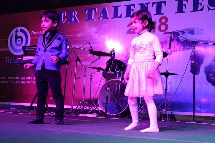 TuneEacademy's tweet photo. Mega Jam Session @ Swarn Jayanti Park - 24th Dec,18
#bandperformance #danceperformance #soloperformance #groupperformance
#TuneEJamSession #TuneEAcademy #MusicAndDanceAcademy #MusicClasses #DanceClasses #Indirapuram #liveperformances https://t.co/jEPpFjIlTc