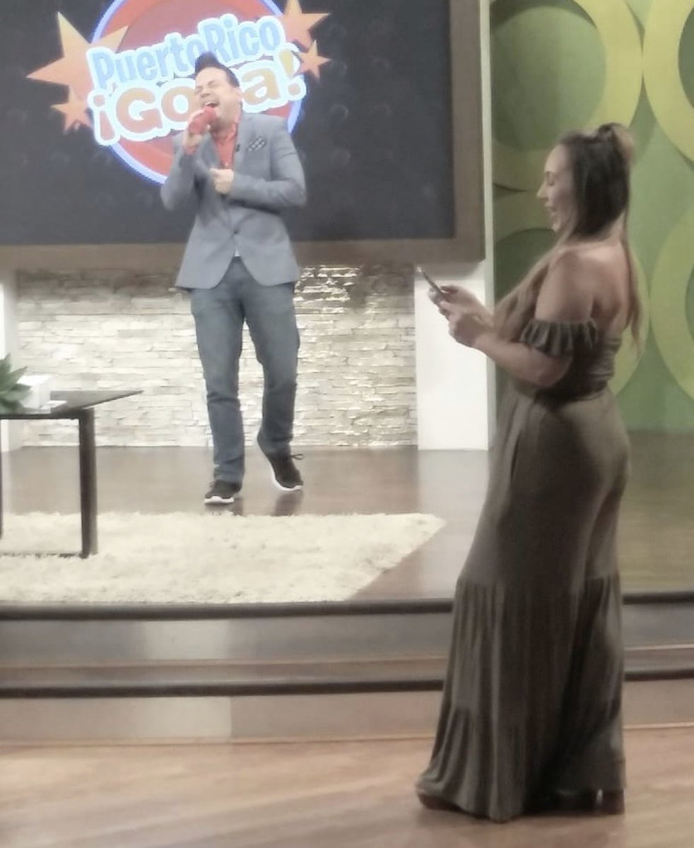SoyCarlitosR's tweet photo. Preparándonos para este lunes, con PUERTO RICO GOZA, en @diaadiat2 a la 1pm por Telemundo @telemundopr #tamosenvivo #alexpj #puertoricogana #comedy #working #parody https://t.co/cas9nuxMyI