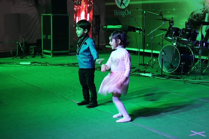 TuneEacademy's tweet photo. Mega Jam Session @ Swarn Jayanti Park - 24th Dec,18
#bandperformance #danceperformance #soloperformance #groupperformance
#TuneEJamSession #TuneEAcademy #MusicAndDanceAcademy #MusicClasses #DanceClasses #Indirapuram #liveperformances https://t.co/Umu4E95EkN