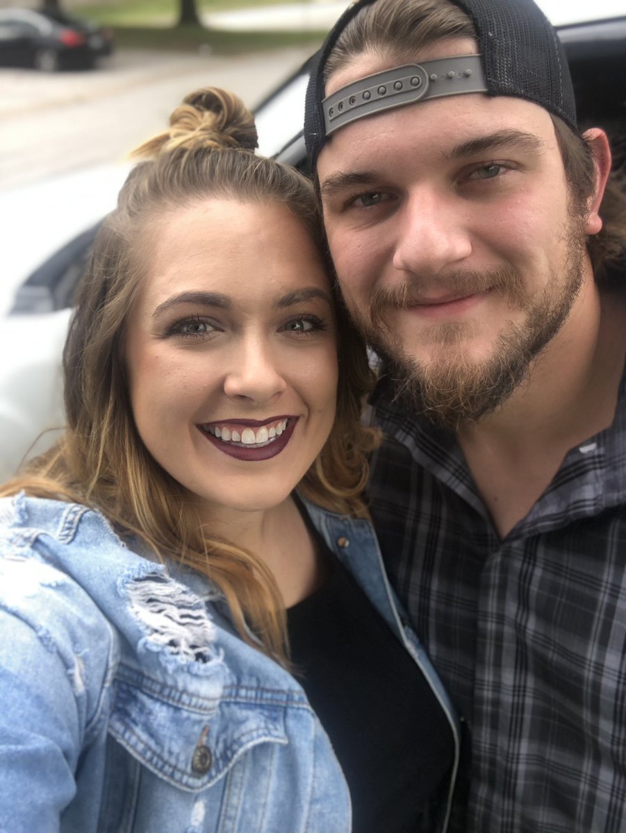 ws6chick_'s tweet photo. Also @MorganWallen and @lukecombs killed it last night in Kansas City 👏🏻🇺🇸🎤 https://t.co/KJGbZ71Qj4