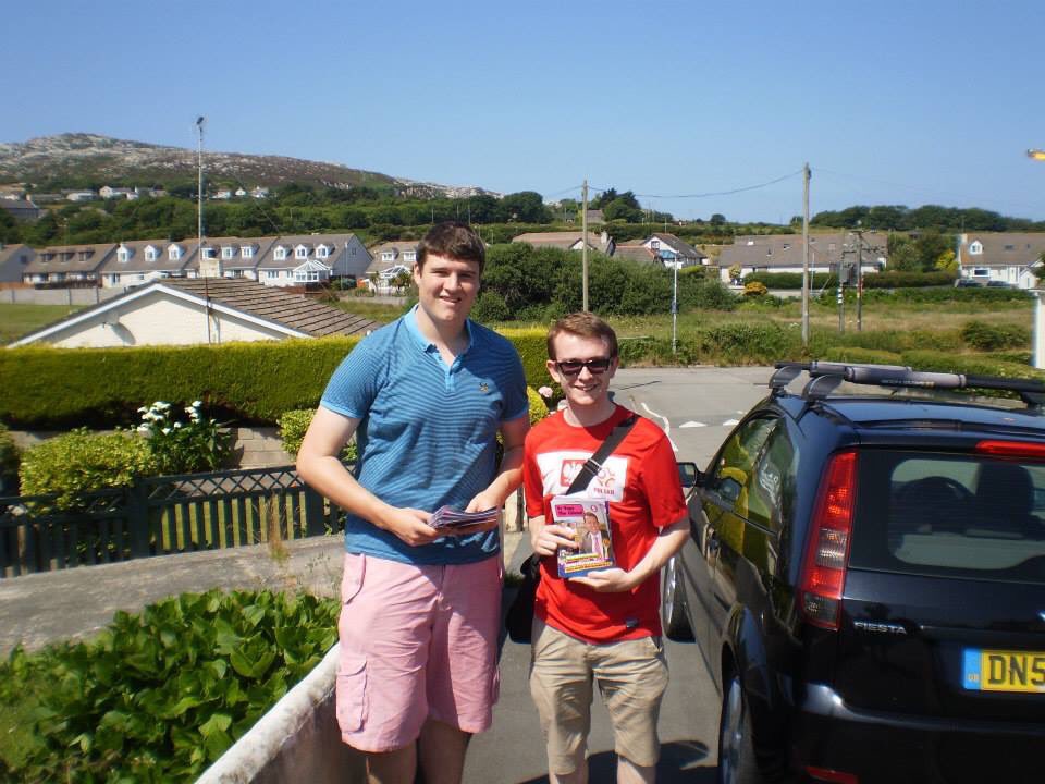 AledMorganH's tweet photo. Cyfle i gofio a chydnabod cyfraniad rhagorol Llew i'r Blaid heddiw. Teyrnged deimladwy gan @ElinCeredigion am un a gyflawnodd gymaint mewn cyfnod mor fyr. Braint oedd cael bod yna wrth ei ochr sawl tro. https://t.co/HLZKurpsLv