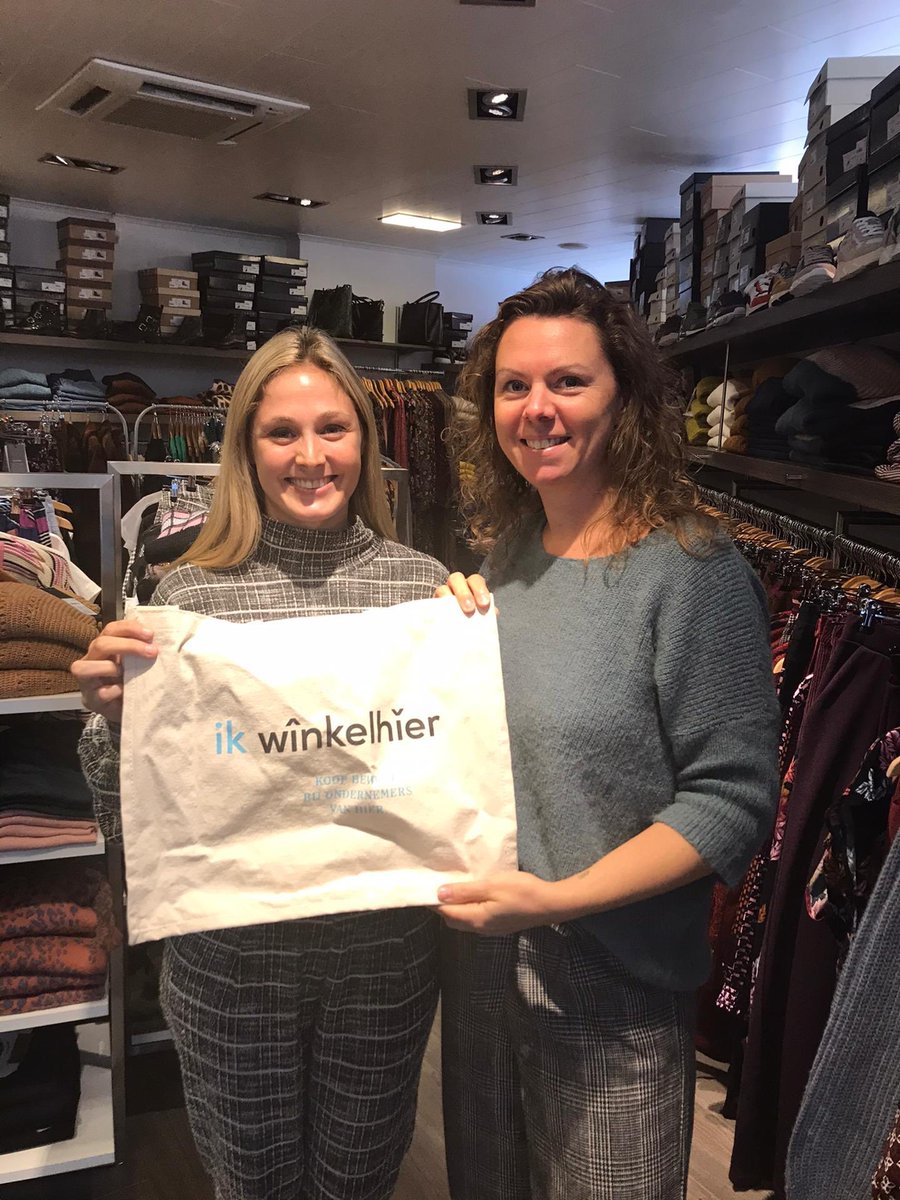 UNIZORetail's tweet image. Het @WeekendvdKlant is ook hét moment om te winkelhieren! Zoals hier in Lier 🎉 @UNIZOAntwerpen @SofiVanussel #weekendvandeklant #winkelhier