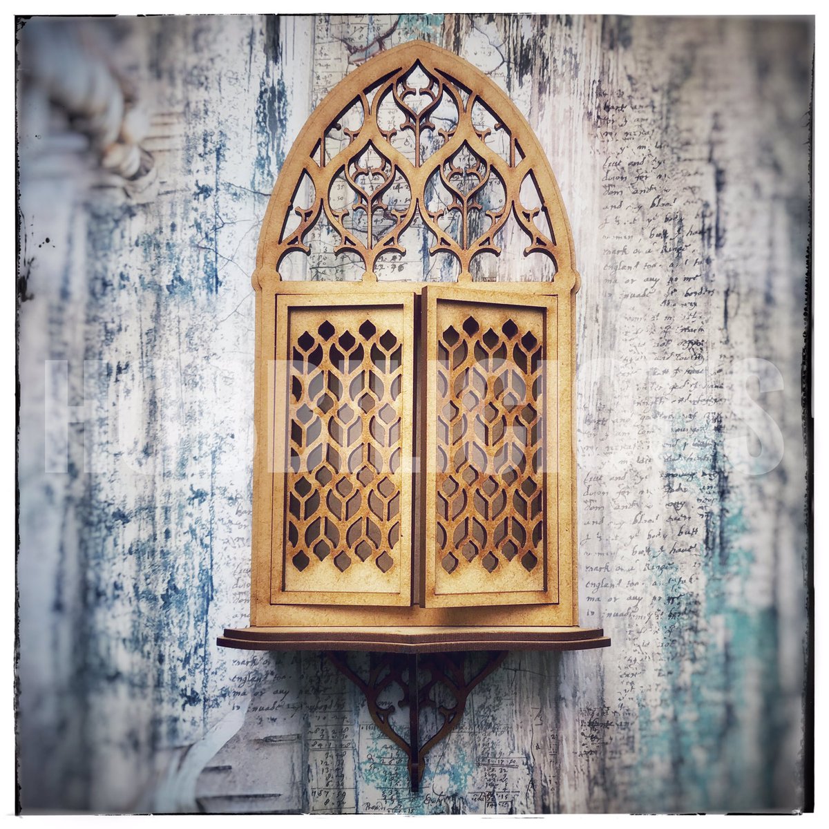 iamHobbilicious's tweet photo. Creating depth &amp; layers all in one! Makes a great focus point on a much larger project so if you 💕#mixedmedia or #assemblage #art we have designed some exciting new #craft kits. Our newest ‘Elfland Window’ Would you love to decorate one for us? Check out of FB page for more info https://t.co/2bmYGbq7Jx
